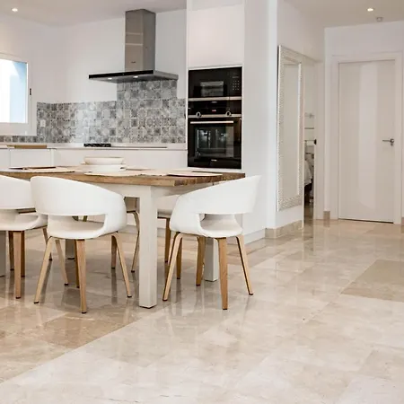 Pa18- Stunning Flat, Gym, Indoor And Outdoor Pool Apartment *