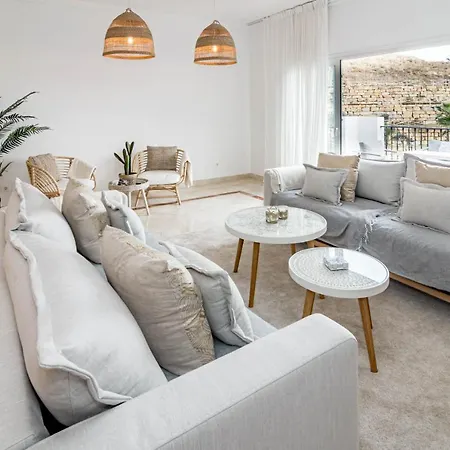 Pa18- Stunning Flat, Gym, Indoor And Outdoor Pool Apartment Estepona