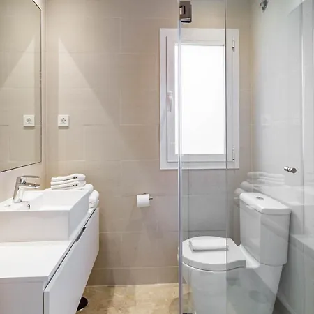 Pa18- Stunning Flat, Gym, Indoor And Outdoor Pool Apartment *