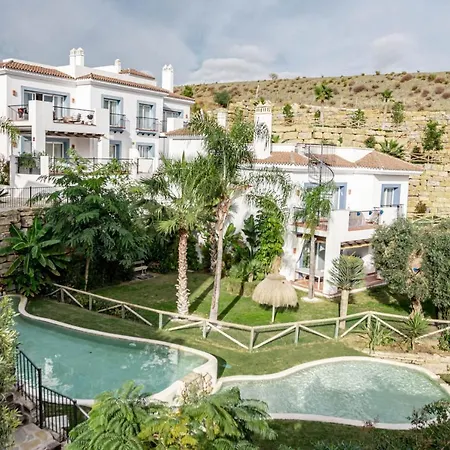 Apartment Pa18- Stunning Flat, Gym, Indoor And Outdoor Pool Estepona